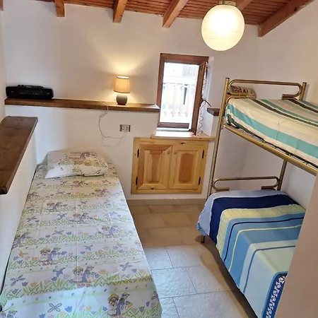 Lo Chalet Della Zia Marianna شقة فيركانا